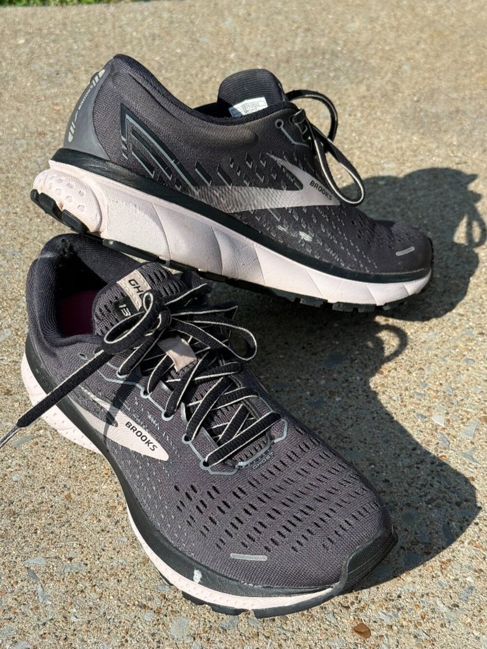 Brooks Ghost 13 Black Pink Running Shoes Womens 8.5 Athleisure Gorpcore Mesh4090